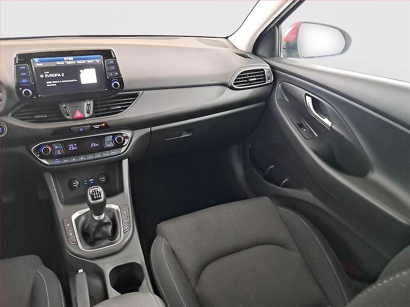 Hyundai i30 (2020) 1.4 T-GDI, Serv.kniha, Navi - fotka 8 z 17