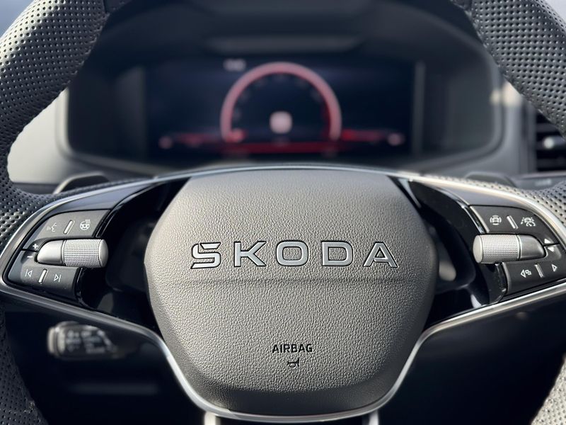 Škoda Karoq (2026) Sportline 1,5 TSI 110 kW DSG - fotka 6 z 32