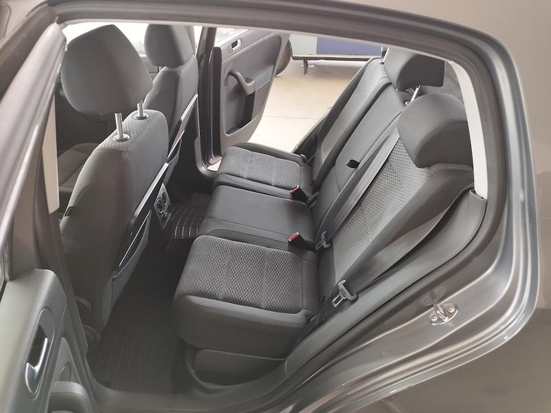 Volkswagen Golf Plus (2010) 1,6TDI,77KW,AUT.KLIMA,ALU KOLA - fotka 13 z 25