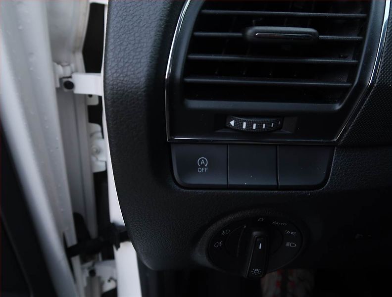 Škoda Fabia (2020) Drive 1.0 TSI, Tempomat - fotka 18 z 18