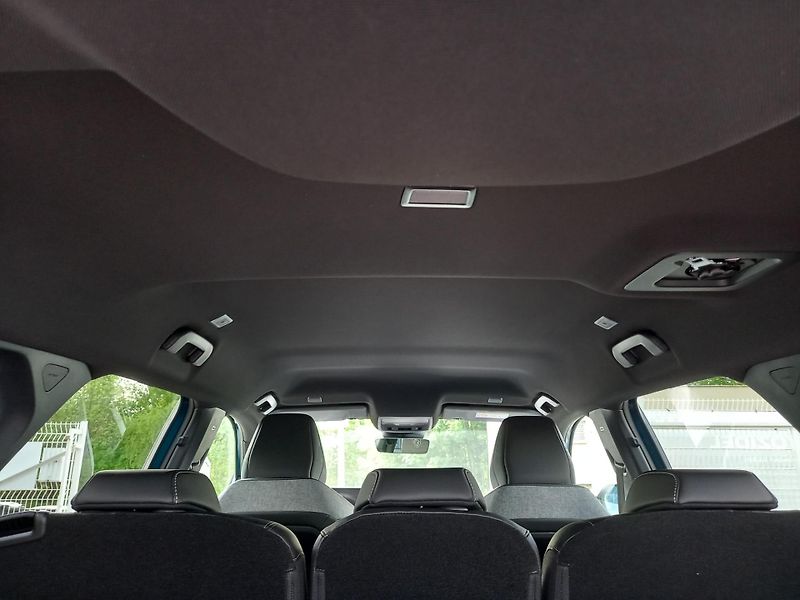 Peugeot 5008 (2026) GT Summer blue 145k e-DCS6 - fotka 17 z 39