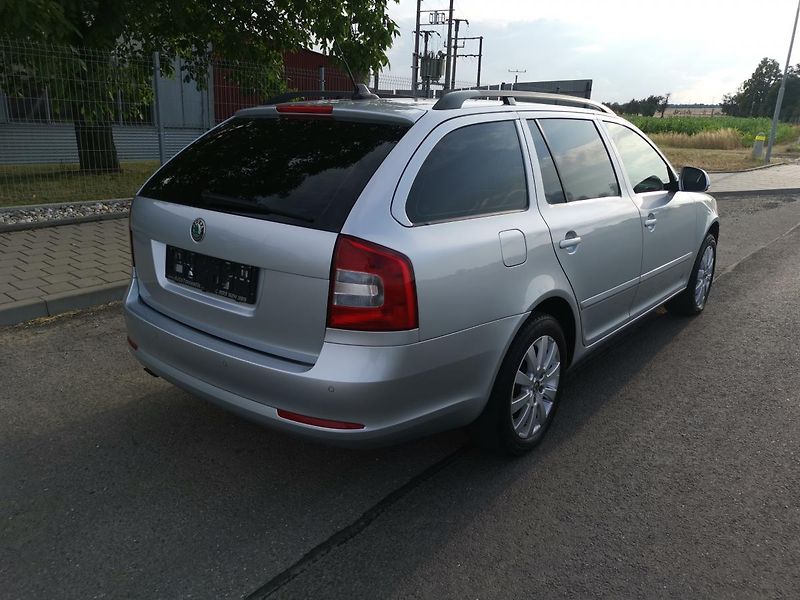 Škoda Octavia 2,0TDI 103 kW  CR ELEGANCE - fotka 5 z 49