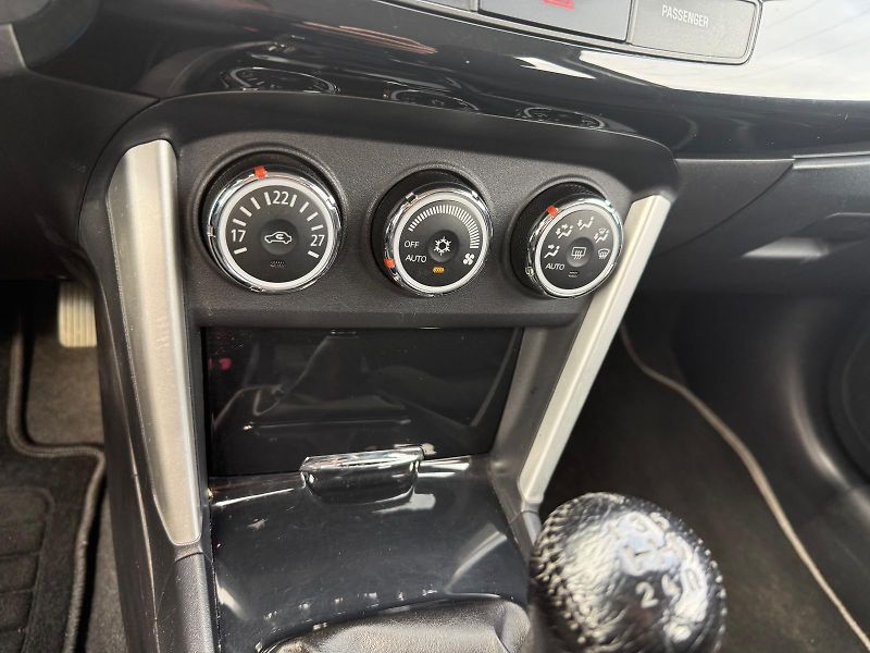Mitsubishi Lancer 1.6i 86kW LPG - fotka 21 z 28