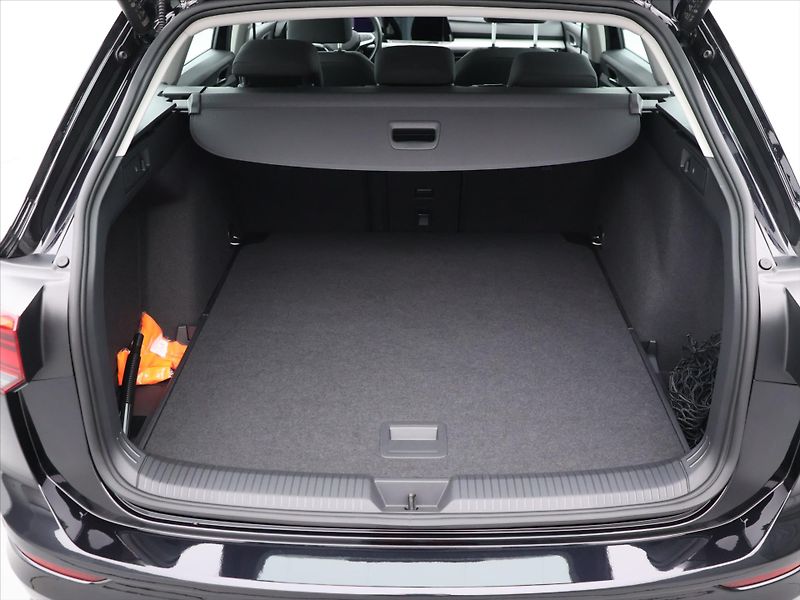 Volkswagen Golf 1.0 TSI 81kW CZ Life LED - fotka 10 z 28