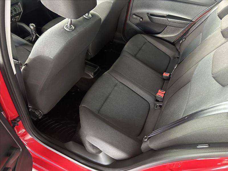 Škoda Fabia 1,0   TSI 70kW,SERVISKA - fotka 15 z 18