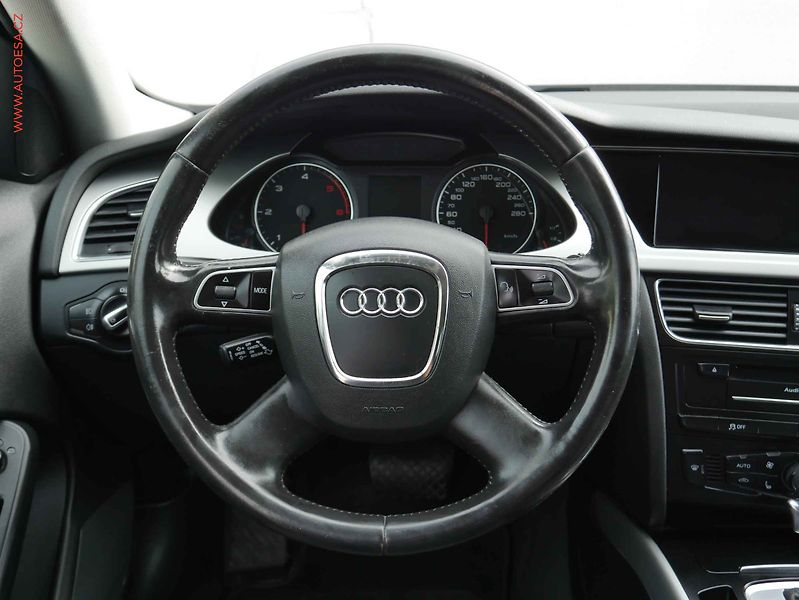 Audi A4 (2011) 2.0 TDI, AT, autoAC - fotka 14 z 16
