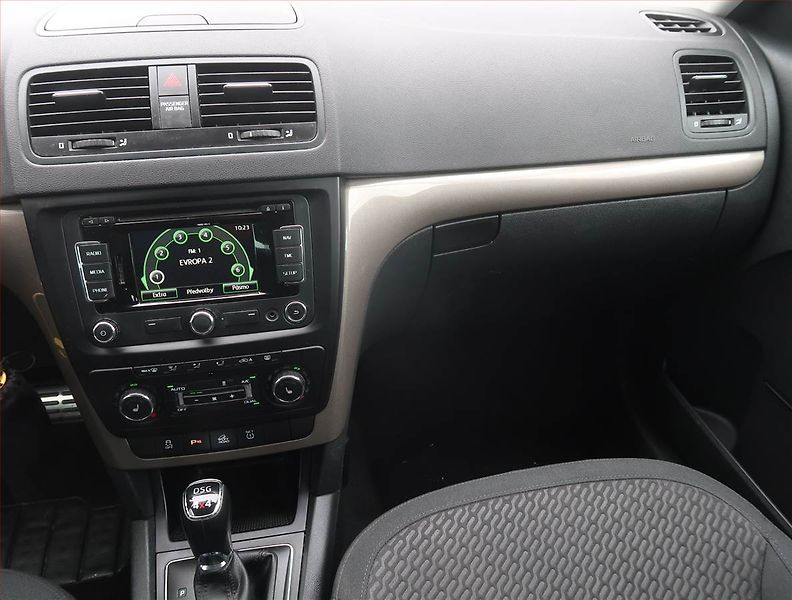 Škoda Yeti (2014) Elegance 2.0 TDI, 4X4 - fotka 8 z 25