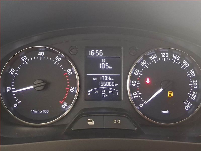 Škoda Rapid (2013) Style 1.2 TSI, ČR,1.maj - fotka 11 z 21