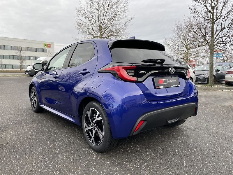 Toyota Yaris 1.5 Hybrid ODBĚR IHNED - fotka 7 z 27