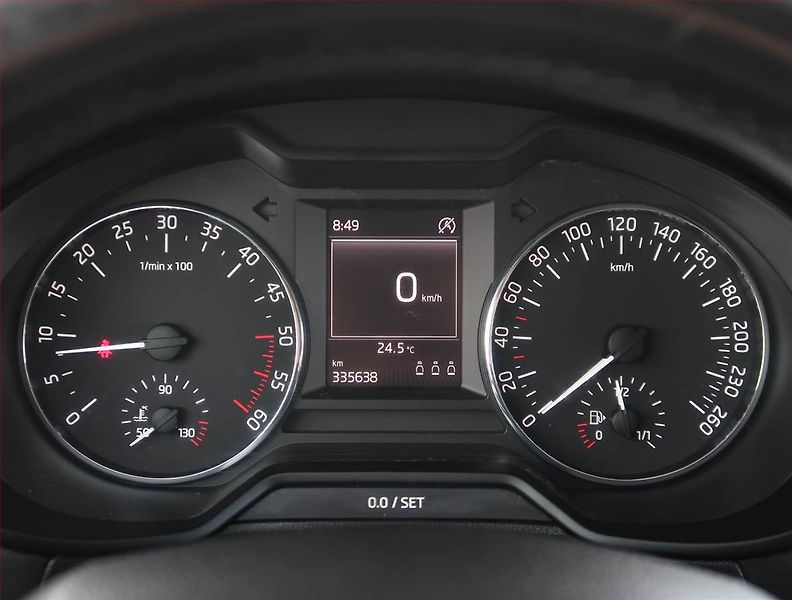 Škoda Octavia (2014) Elegance 2.0 TDI, Tempomat - fotka 11 z 16