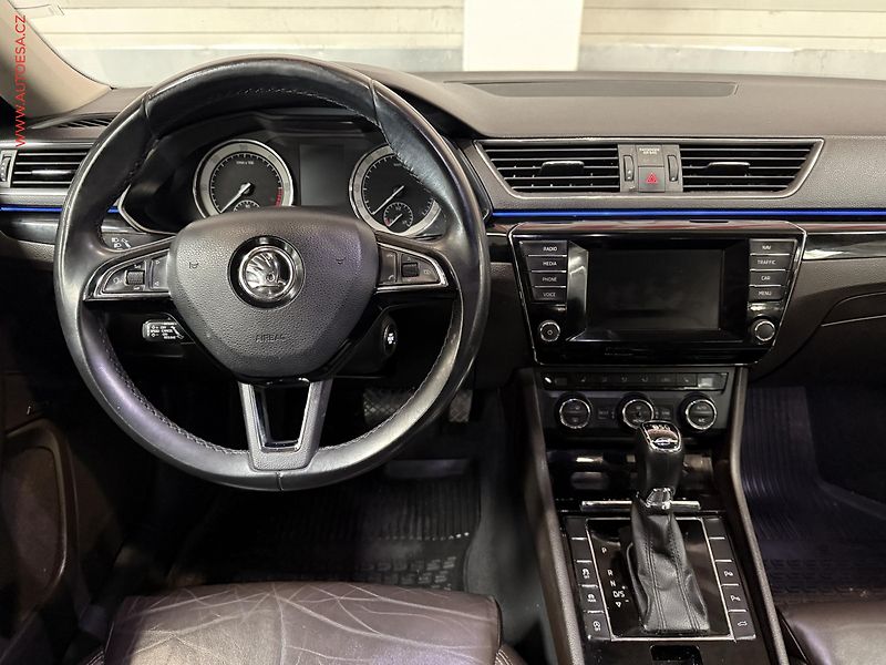 Škoda Superb (2015) 2.0 TDi 4x4, ČR, L&K, DSG - fotka 15 z 23