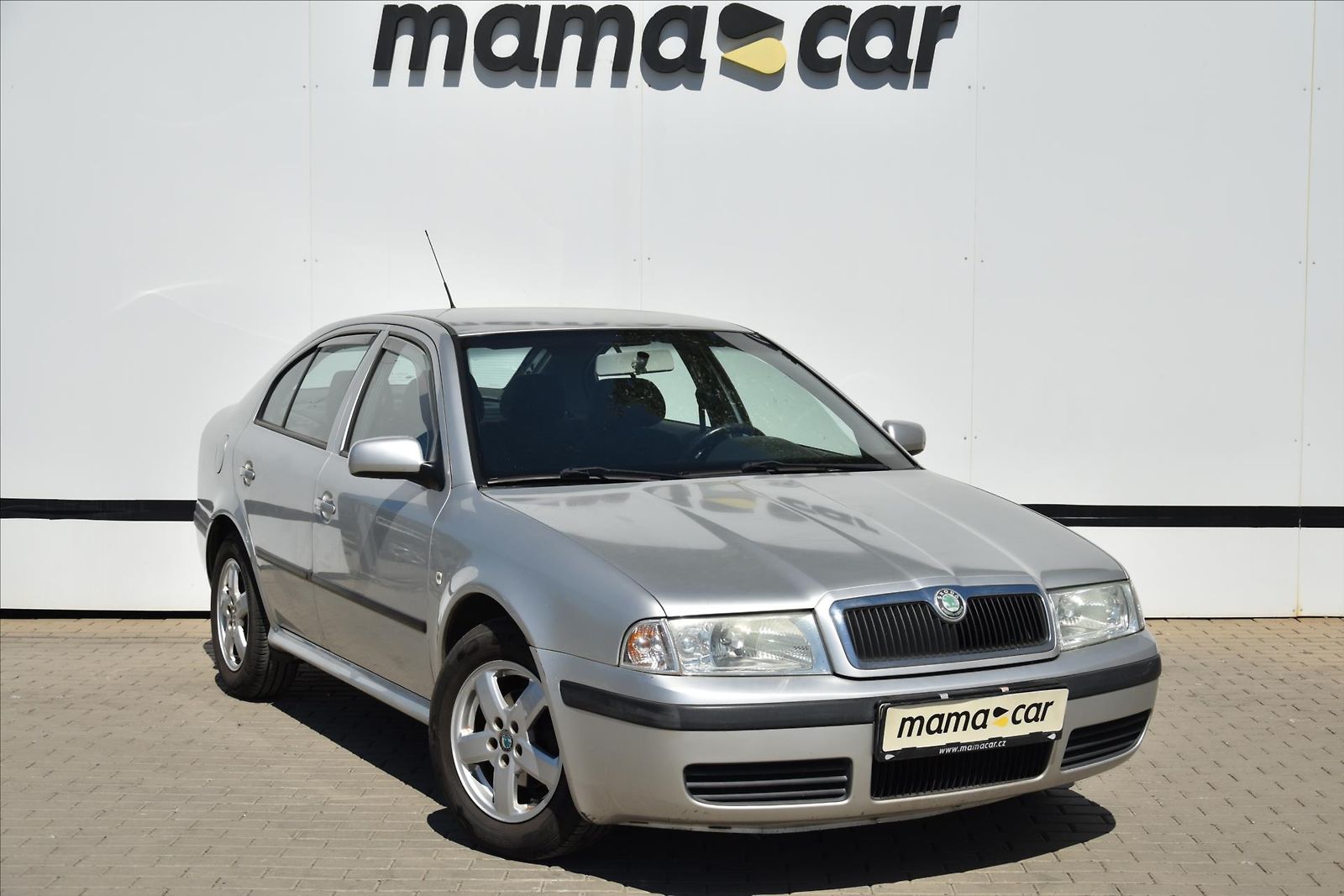 Škoda Octavia 1.6i 75kW SERVISNÍ KNIHA ČR