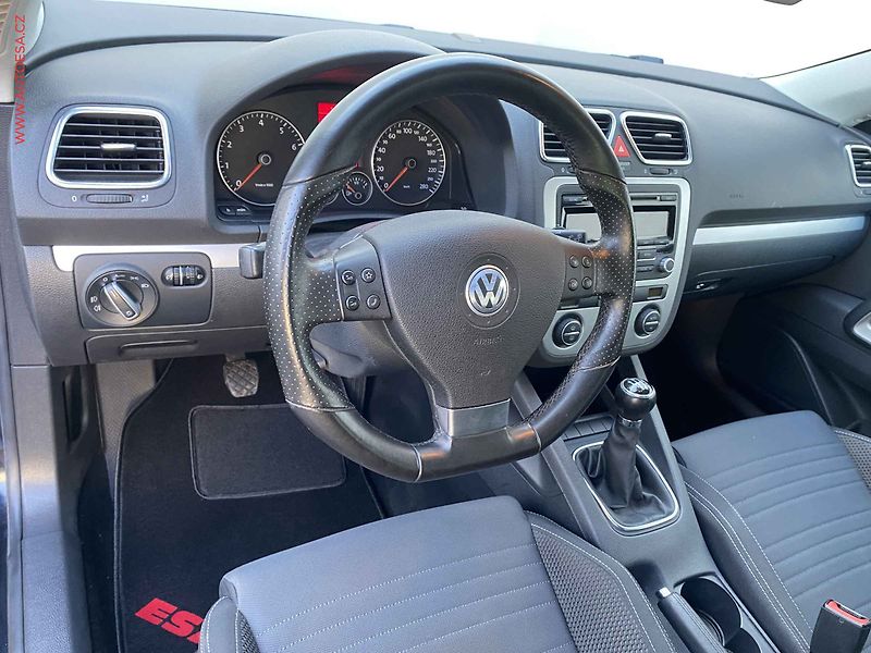 Volkswagen Scirocco (2009) 1.4 TSi, Sport - fotka 12 z 16