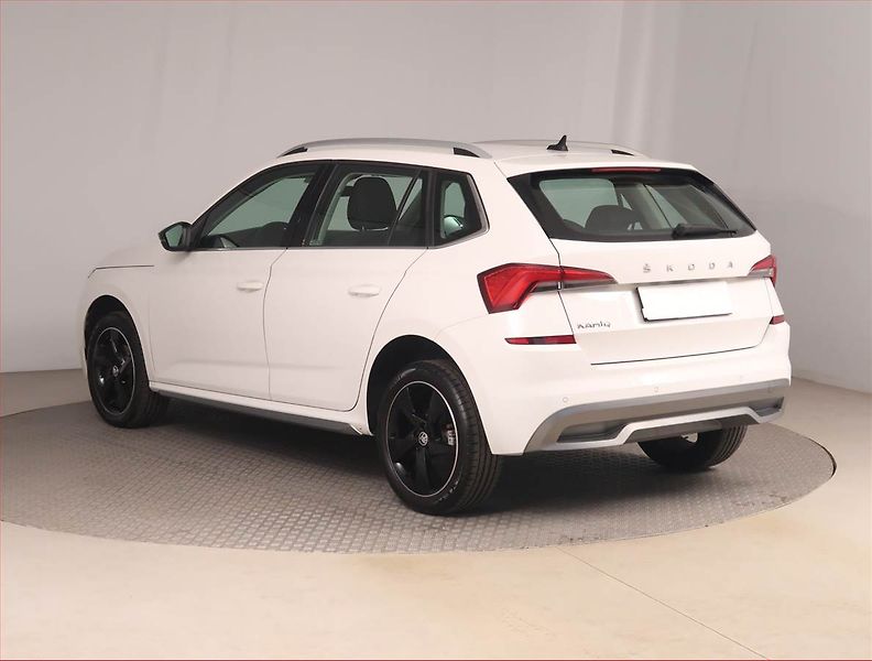 Škoda Kamiq (2021) Style 1.0 TSI, Serv.kniha - fotka 4 z 19