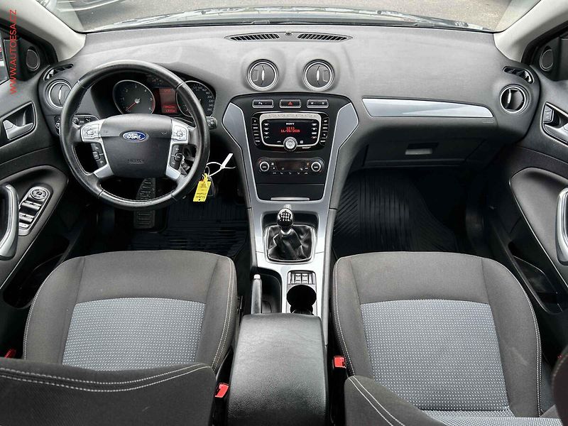 Ford Mondeo (2011) 2.0 TDCi, Klima - fotka 8 z 17