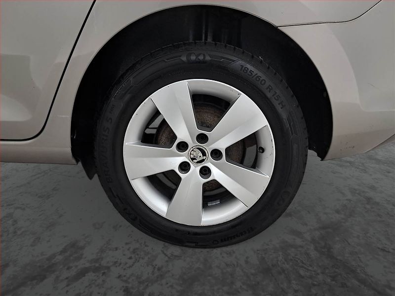 Škoda Rapid (2016) Spaceback 1.2 TSI - fotka 15 z 17