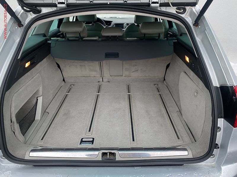 Citroën C5 (2009) 2.2 HDI, AC, navi, park. - fotka 7 z 16