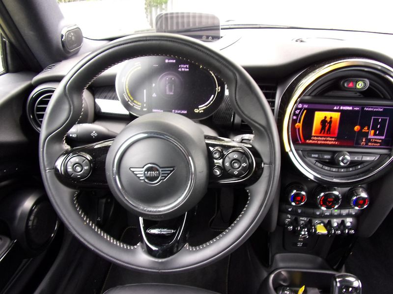 Mini Ostatní (2021) COOPER SE 32kWh 135kW PANORAMA - fotka 13 z 25