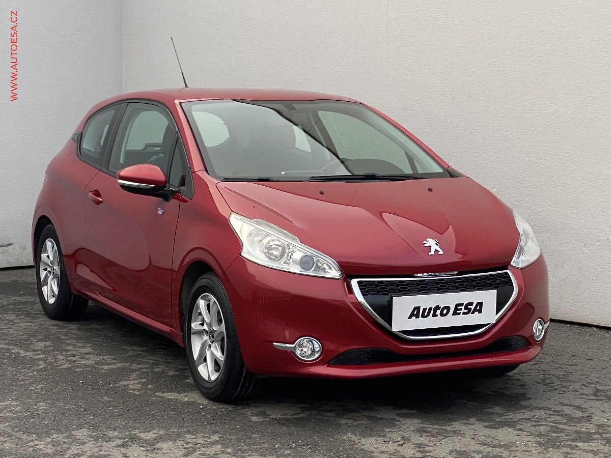 Peugeot 208 1.2i, ČR, Active, +kola