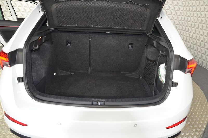 Škoda Scala (2022) 1.5TSI 110kW Monte Carlo AT - fotka 19 z 21