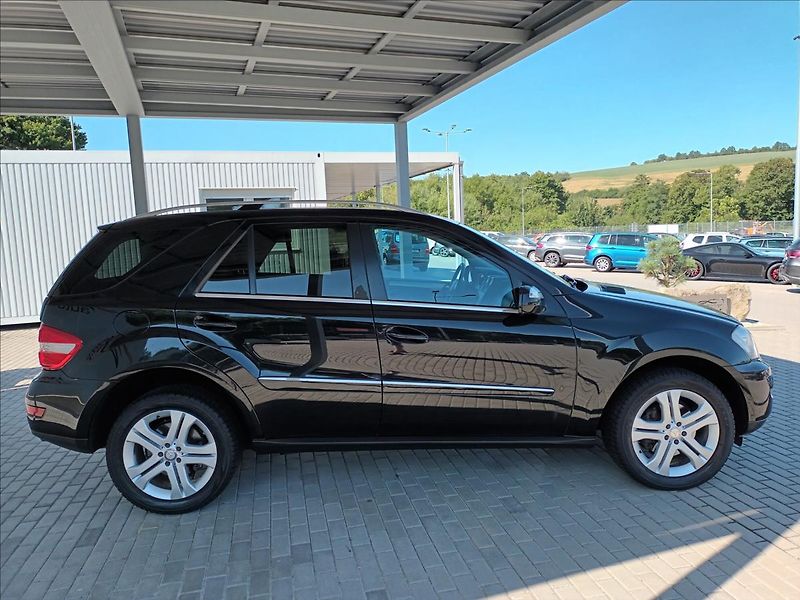 Mercedes-Benz Třídy M 3,0 350CDI,165KW,KŮŽE,NAVI - fotka 4 z 41