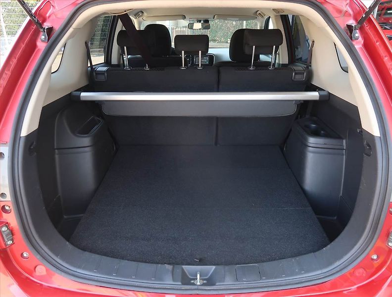 Mitsubishi Outlander (2014) 2.2 DI-D, 4X4, Navi, Tempomat - fotka 13 z 19