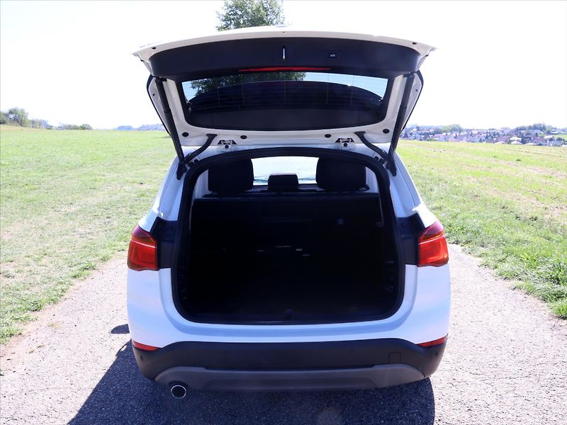 BMW X1 2.0 18d  xD Aut CZ Advantage - fotka 9 z 31