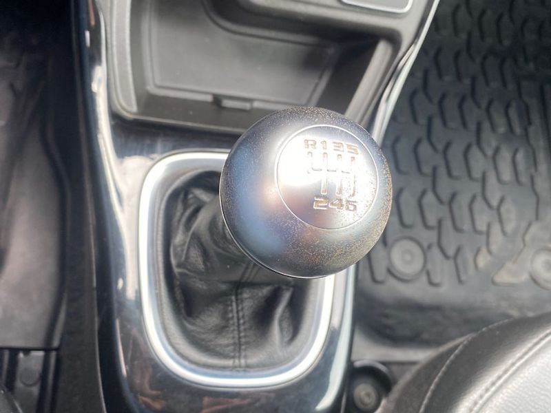 Jeep Compass (2020) 1,3 Turbo (96kW) 130K Man. - fotka 23 z 33