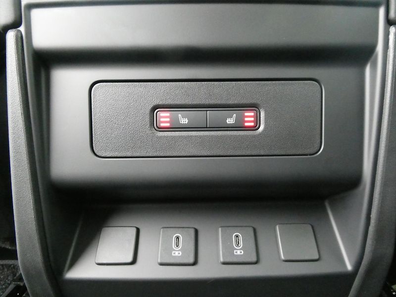 Land Rover Defender 110 S D200 - fotka 16 z 32