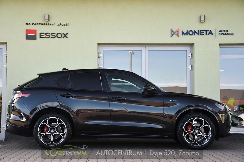 Alfa Romeo Stelvio 2,2 D 16V 210k Veloce AT8-Q4 - fotka 6 z 55