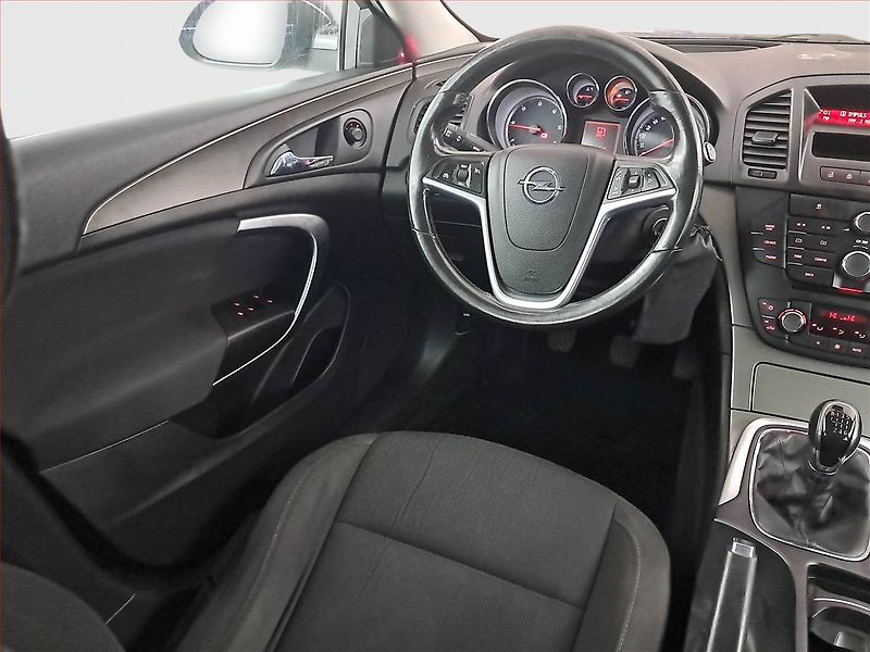 Opel Insignia (2010) 2.0 CDTI, po STK, Tažné - fotka 7 z 17