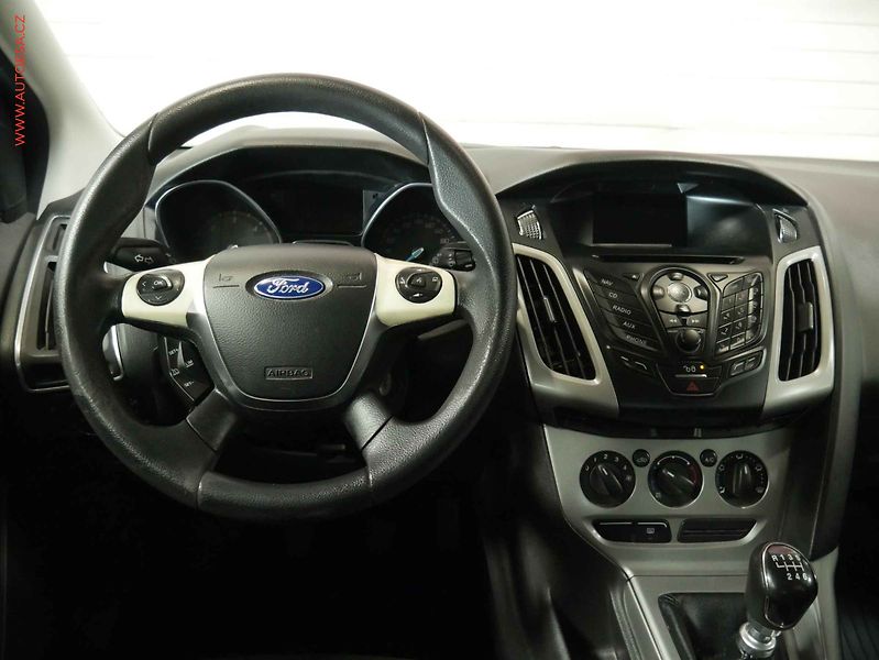 Ford Focus (2013) 1.6 TDi, AC, temp, tažné - fotka 11 z 20