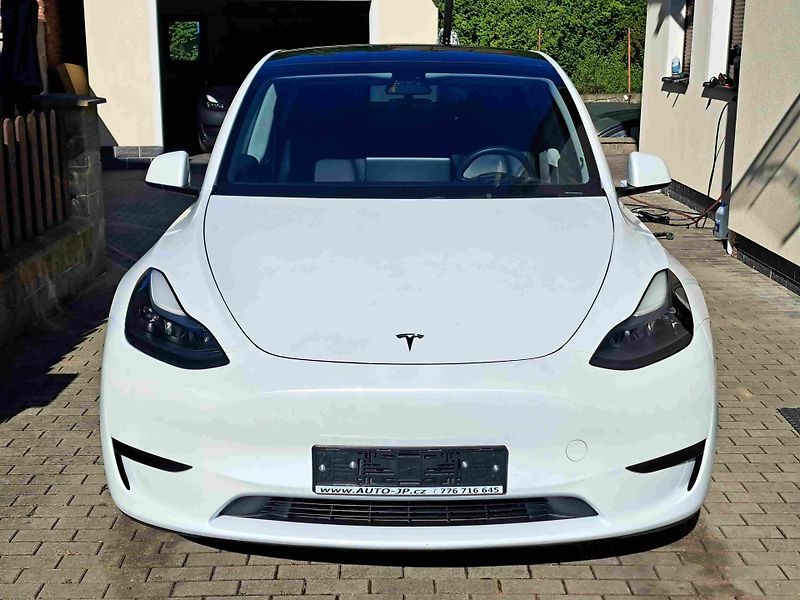 Tesla Model Y (2023) RWD LED ACC 19ALU NAVI SOH 91% - fotka 7 z 17