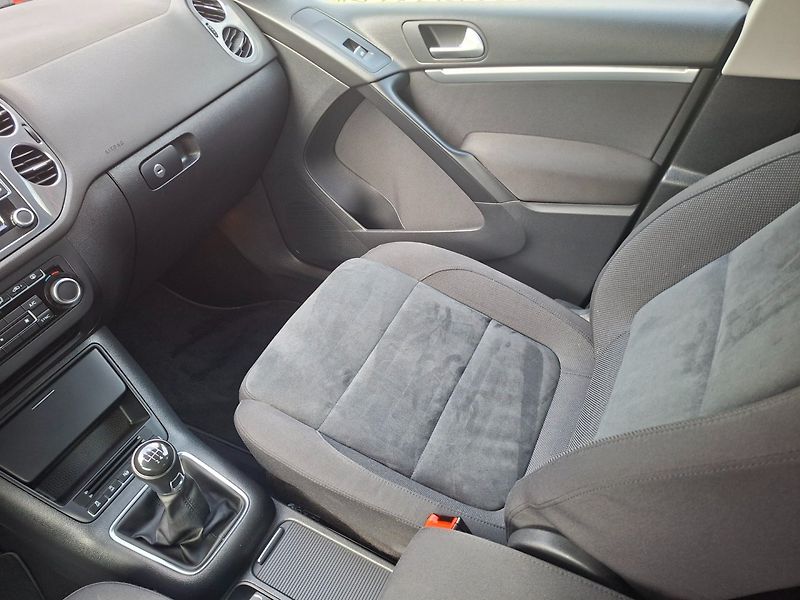 Volkswagen Tiguan (2014) 2.0TDI 103kW 6MAN - fotka 14 z 47