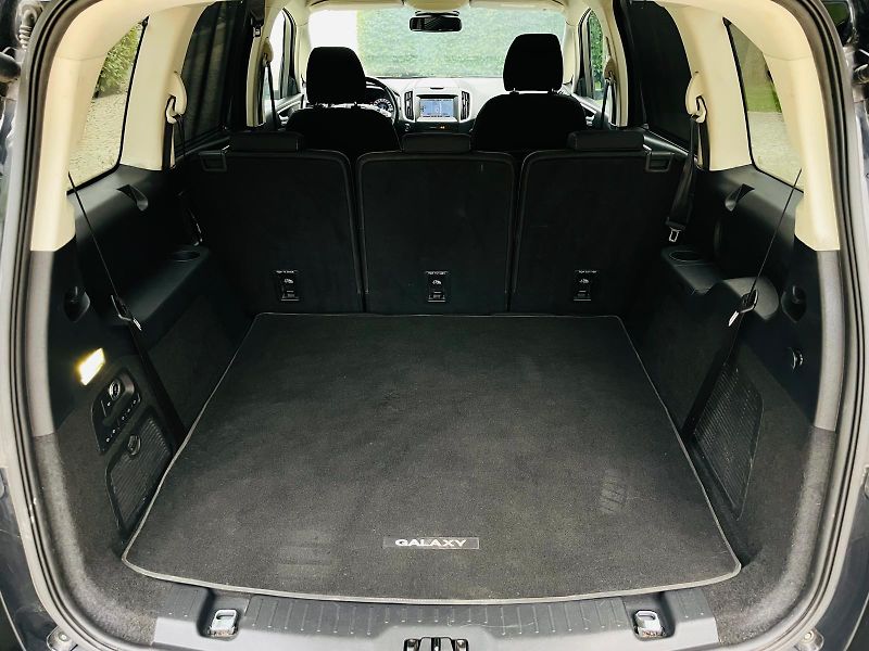 Ford Galaxy 2.0TDCi MANUÁL 7MÍST TAŽNÉ - fotka 19 z 53