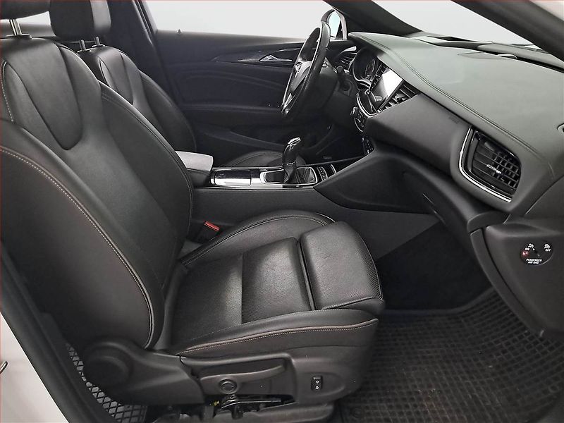 Opel Insignia (2018) OPC Line 2.0 CDTI, 4X4 - fotka 9 z 18