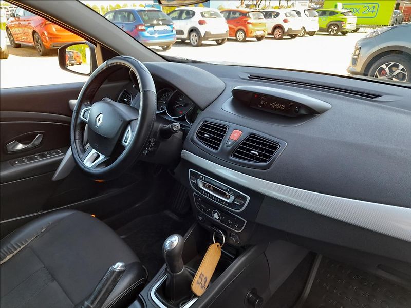 Renault Fluence 1,6 i 16V Privilege STÁLE U NÁ - fotka 11 z 16