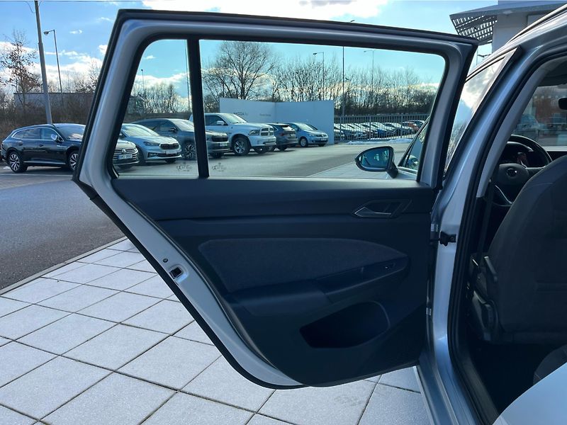 Volkswagen Golf Wa 2.0 Life DT110 TDID7F 2.0TD - fotka 22 z 28