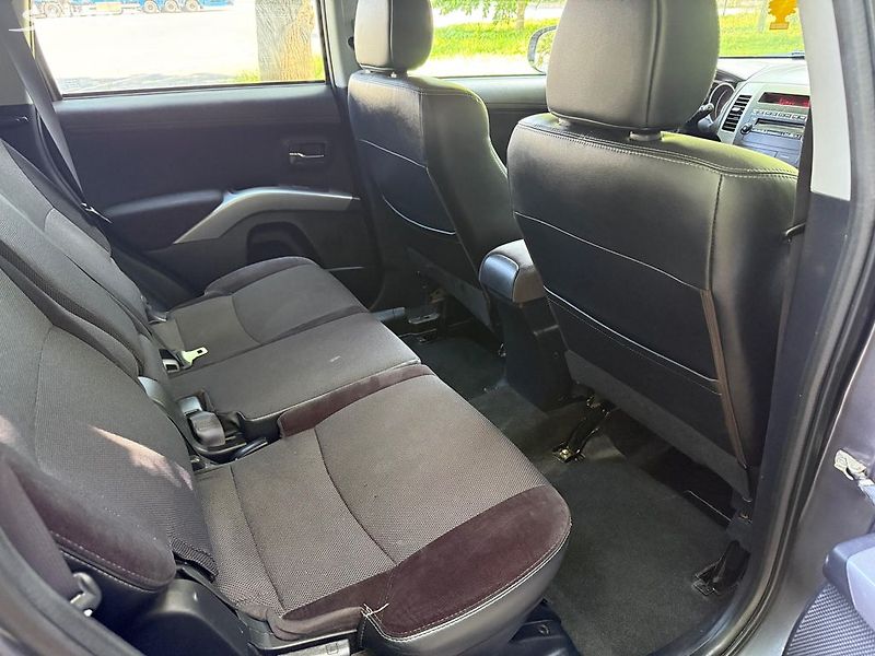 Mitsubishi Outlander (2010) 2.2 DI-D, 130kw 4x4 - fotka 10 z 19