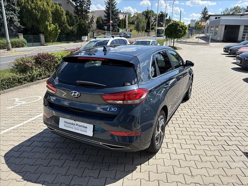 Hyundai i30 1,0   HB Smart AUTOMAT - fotka 5 z 17