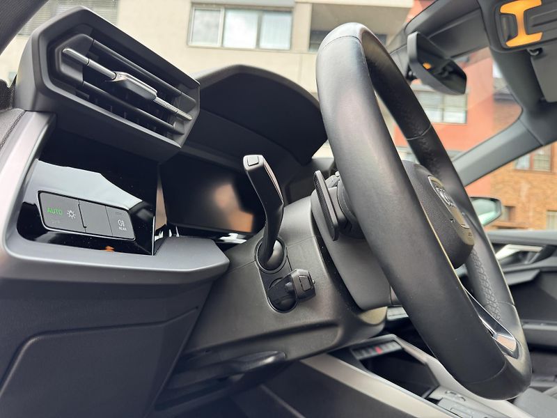 Audi A3 35TFSi WEBASTO 1 maj. ČR DPH! - fotka 14 z 31