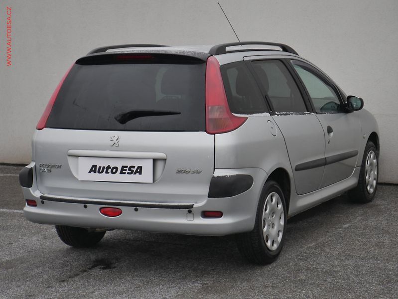 Peugeot 206 (2005) 1.1i SW, AC - fotka 4 z 14