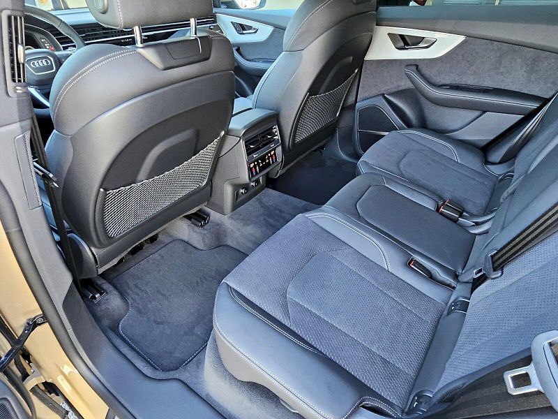 Audi Q8 (2025) 50 TDI 210kW quattro - fotka 19 z 27