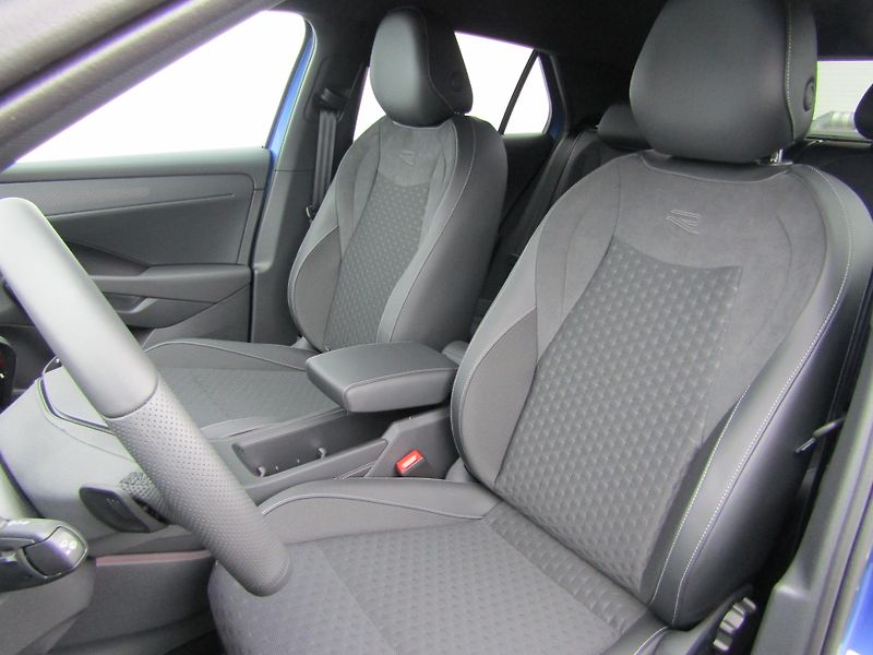 Volkswagen T-Roc R-Line 1,5 eTSI 110 kW 7DSG - fotka 18 z 30