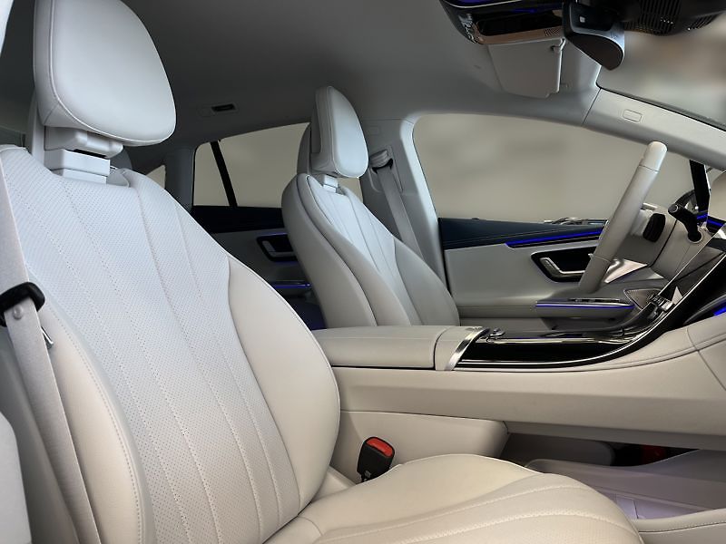Mercedes-Benz EQE Berline 350 4MATIC AMG Line - fotka 16 z 22