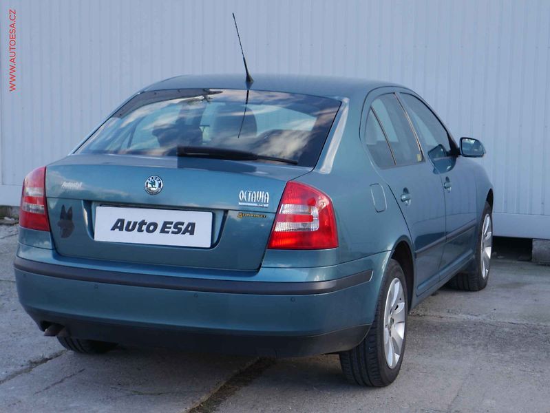 Škoda Octavia (2004) 1.9 TDi, 2.maj, Ambiente, TZ - fotka 6 z 15