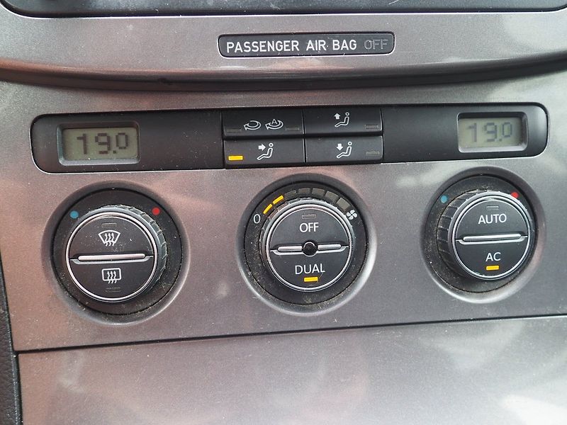 Volkswagen Passat Variant (2008) 1.9 TDI, 77 kW - fotka 27 z 30