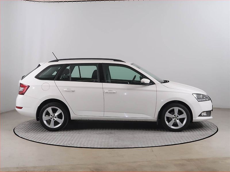 Škoda Fabia (2021) Style 1.0 TSI, Tempomat - fotka 6 z 16