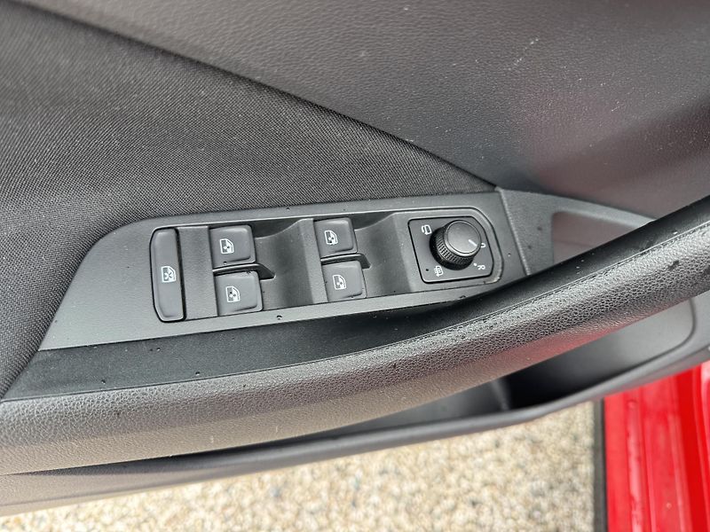 Škoda Kamiq (2021) 1.5TSi 110Kw DSG Monte Carlo - fotka 16 z 25