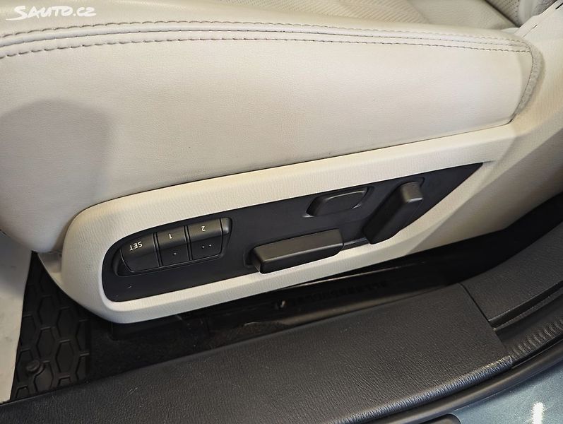 Mazda 6 2.5 i 143kW A/T REVOLUTION TOP - fotka 24 z 28
